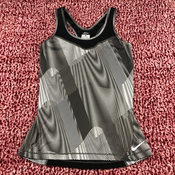 Women’s Nike Tank Top - Picture 1 of 5